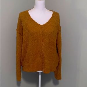 Juniors Sz m EUC warm and cozy sweater worn once @